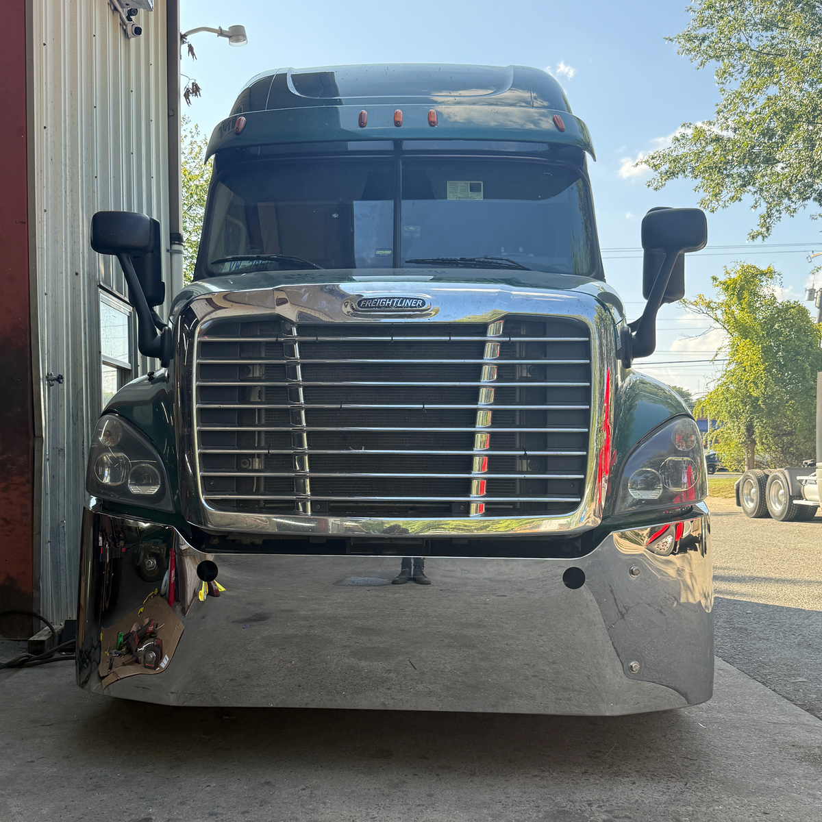 FL-2-104 Cascadia Front Bumper