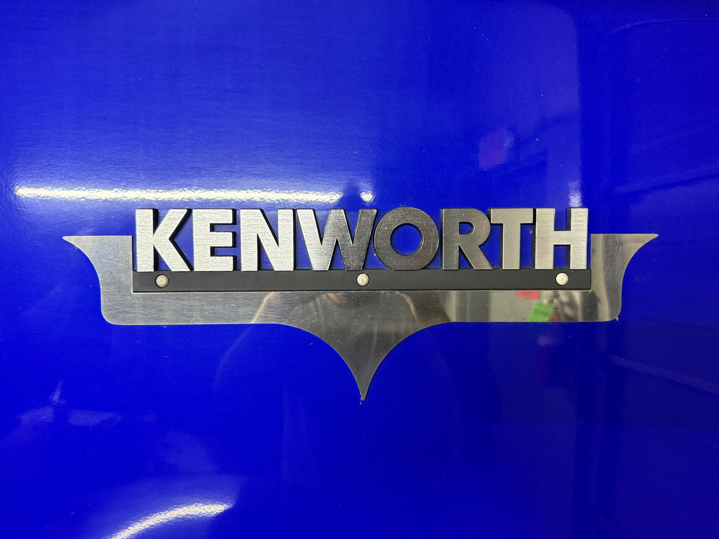 KW-2-010 Side of hood Logo trim