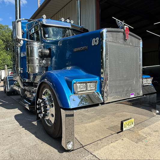 UN-1-115 Kenworth W900 Bumpers