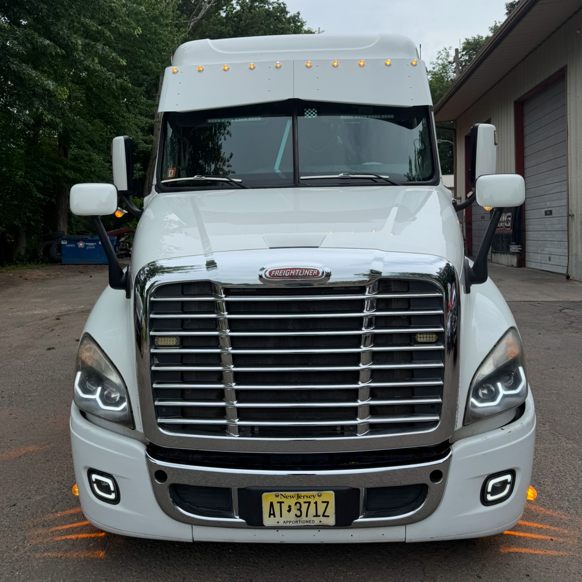 FL-2-202 Cascadia  Bowtie Visor